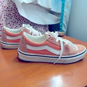 Women’s Vans 🍑🧡